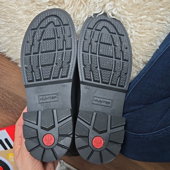 Hunter Black and Gray Winter Boots - Picture 11 of 16